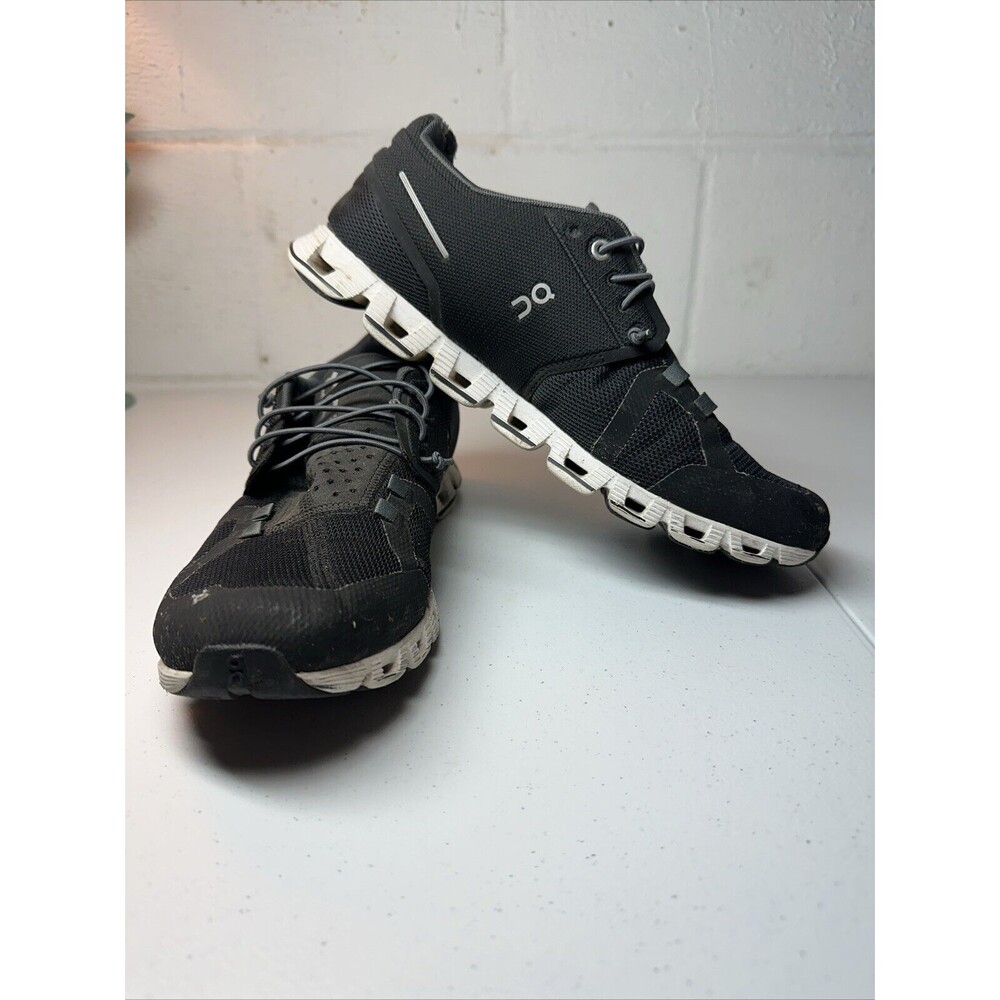 On Cloud Low Black Swiss Engineering Women’s Size 9.5 W Small Flaws - See Pics